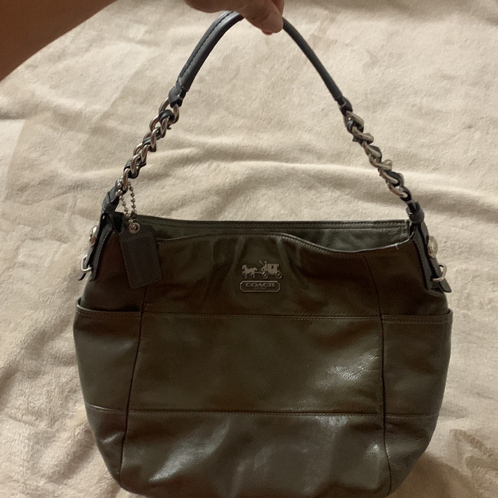 Coach Olive 🫒 Green Hobo patent Leather size medium - Picture 9 of 12